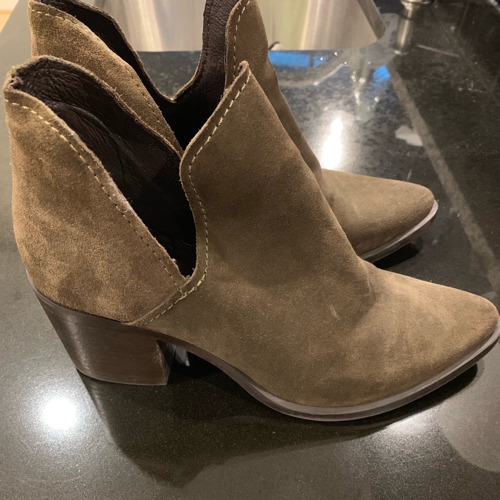 Steve Madden Size 9 booties